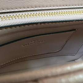 Picture of Valentino Handbags _SKUfw187783753fw